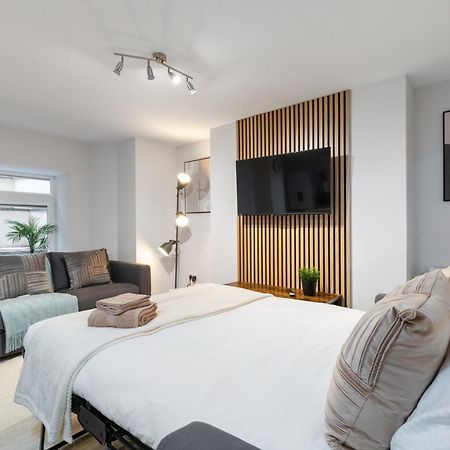 Luxury Lower-Level One Bed Apt Leeds  Exterior foto